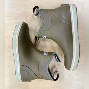 XTRATUF Women’s 6in Ankle Deck Boot